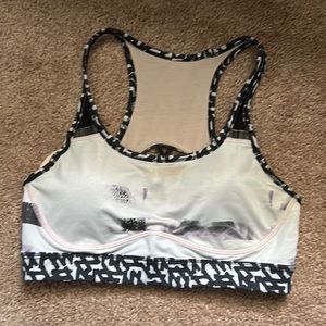 Lululemon bra size 6